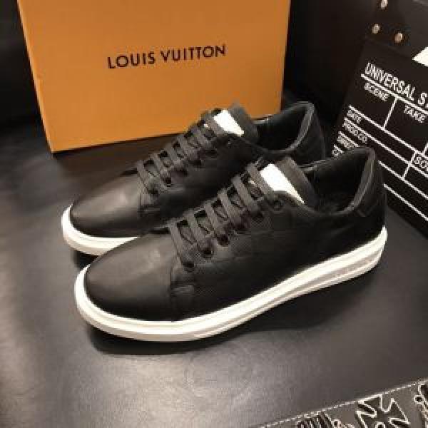 LOUIS VUITTON ルイ ヴィトン カジュアルシューズ 2色可選 今年春夏ファション流行り 2026年の夏のマスト