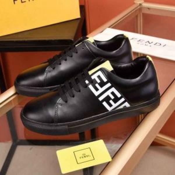 カジュアルシューズ 2色可選 2026年最新ファッショ 今期のトレンド定番アイテム FENDI フェンディ