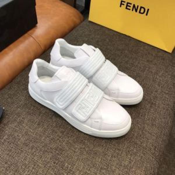 FENDI フェンディ カジュアルシューズ 2色可選 2026春夏のトレンド新商品 ブランドの話題の新作も！