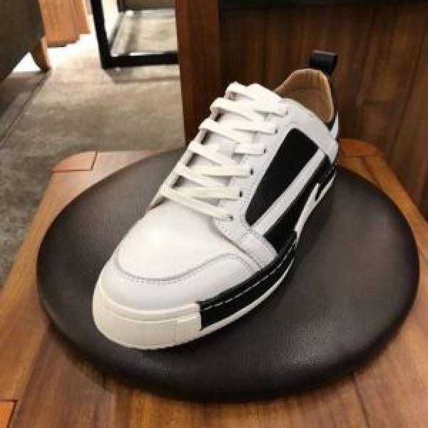 まずは定番！人気アイテム 2026春夏の大注目トレンド PRADA プラダ カジュアルシューズ 2色可選