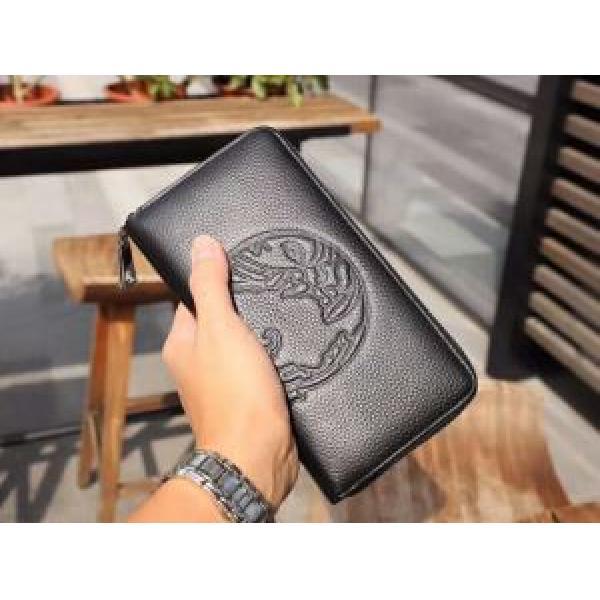 今期のトレンド定番アイテム 2026春夏のトレンド新商品 ヴェルサーチVERSACE 財布.176.