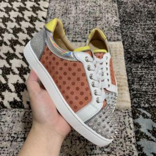 特に夏は人気アイテム 2026春夏人気トレンドアイテム クリスチャンルブタン Christian Louboutin スニーカー、靴 2色可選