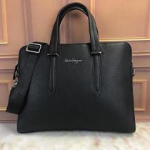 2026年最新ファッション 今から夏まで活躍する サルヴァトーレフェラガモ FERRAGAMO ビジネスバッグ.62.