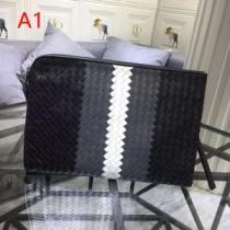 多色可選 ポーチ 2026春夏のトレンド新商品 ボッテガ ブランド BOTTEGA VENETA 春夏！大人カジュアル.61.
