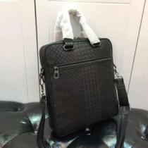 素敵なスタイルで夏の定番 春夏の流行り2026新品 ボッテガ ブランド BOTTEGA VENETA ビジネスバッグ.61.