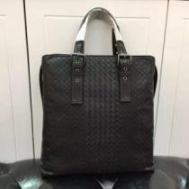 ビジネスバッグ 2026年春夏流行ファッション 季節感をプラス人気商品 ボッテガ ブランド BOTTEGA VENETA.61.