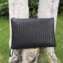 ブランドの話題の新作も！ 2026年夏の一押しファッションアイテム ボッテガ ブランド BOTTEGA VENETA ポーチ.61.