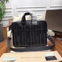 ビジネスバッグ 2色可選 《2026年》今、注目のストリート 海外セレブは大人気  ボッテガ ブランド BOTTEGA VENETA.61.