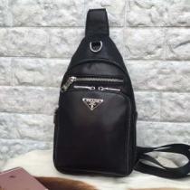 2026年の夏のマスト プラダ PRADA ショルダーバッグ 素敵なスタイルで夏の定番.57.