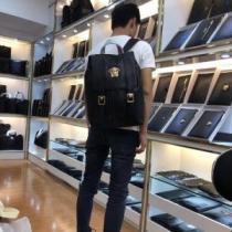 リュック 《2026年》今、注目のストリート 人気夏ファションおすすめ ヴェルサーチVERSACE.82.