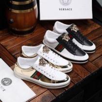 暑い今こそ活躍させたい！ 2026春夏トレンドアイテム VERSACE ヴェルサーチ カジュアルシューズ  2色可選