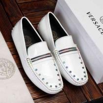 夏に良く似合うちょっと新品 2026春夏は人気定番 VERSACE ヴェルサーチ カジュアルシューズ  2色可選