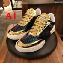 春夏の流行りトップス 2026春夏人気トレンドアイテム VERSACE ヴェルサーチ ハイトップシューズ 3色可選
