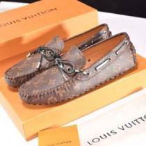 夏らしい季節感 LOUIS VUITTON ルイ ヴィトン カジュアルシューズ 2色可選 《2026年》今、注目のストリート