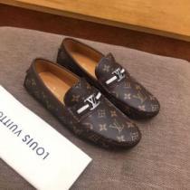 まずは定番！人気アイテム 2026春夏のトレンド新商品 LOUIS VUITTON ルイ ヴィトン カジュアルシューズ 2色可選
