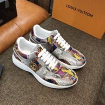 カジュアルシューズ 春夏シンプルファッションでOK！ 2026春夏も引き続きトレンド LOUIS VUITTON ルイ ヴィトン