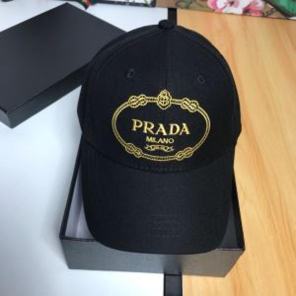 2026年春夏流行ファッション 大人の可愛さを引き立て プラダ PRADA ベースボールキャップ