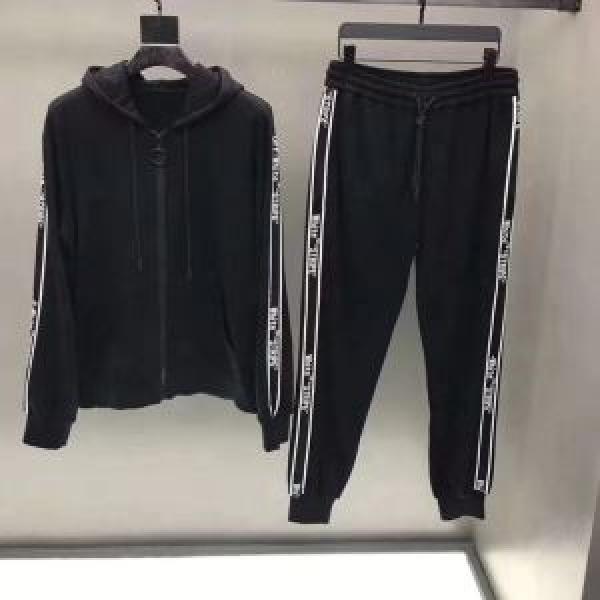 優しい雰囲気スタイリッシュに Off-White オフホワイト 上下セット 主張性もカジュアルさ