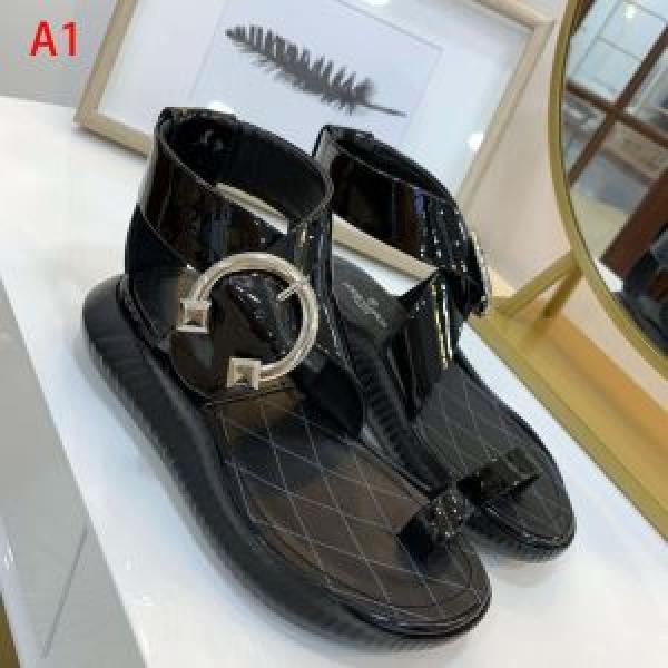 大人の可愛さを引き立て 2026年春夏流行ファッション ルイ ヴィトン LOUIS VUITTON サンダル 2色可選
