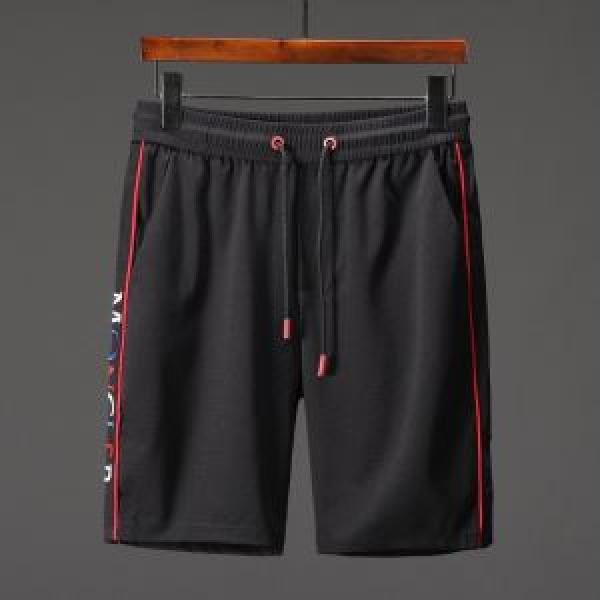夏っぽさ新作アイテム 2026年春夏のトレンドアイテム モンクレール MONCLER デニムパンツ