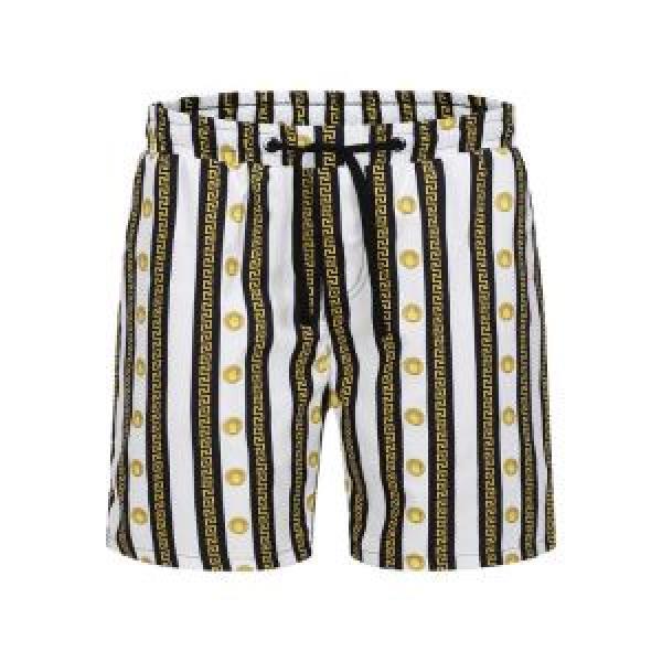 デニムパンツ 暑い今こそ活躍させたい！ 2026春夏のトレンド新商品 ヴェルサーチVERSACE