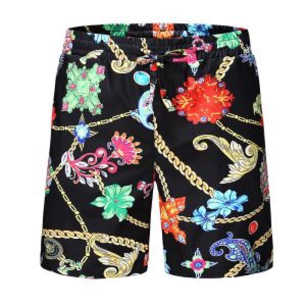 海外セレブは大人気 おしゃれな夏ファッション2026 ヴェルサーチVERSACE デニムパンツ