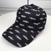 【2026年】夏のファッション 爽やかカジュアル人気 フェンディ FENDI ベースボールキャップ 2色可選
