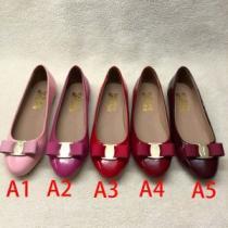2026春夏トレンドアイテム 大人の可愛さを引き立て サルヴァトーレフェラガモ FERRAGAMO ローファー 多色可選