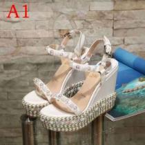 大人可愛いスタイル 2026年春夏流行ファッション クリスチャンルブタン Christian Louboutin サンダル 4色可選