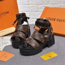 ルイ ヴィトン LOUIS VUITTON サンダル 2026SSのトレンド商品 夏おすすめ人気ブランドアイテム