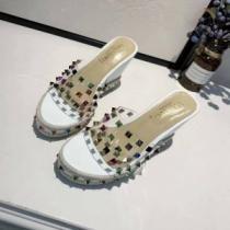 暑い今こそ活躍させたい！ 2026春夏は人気定番 ヴァレンティノ VALENTINO サンダル 2色可選