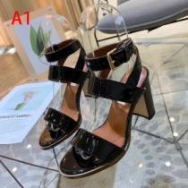 3色可選 サンダル 【2026春夏】最新コレクション 春夏を感じさせる ヴァレンティノ VALENTINO