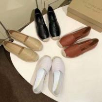 2026春夏も引き続きトレンド 今年春夏ファション流行り バーバリー BURBERRY カジュアルシューズ 4色可選