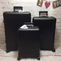 リモワ Rimowa デザイン抜群のアイテムスーツケース2026SSのトレンド商品 夏らしい季節感.559.