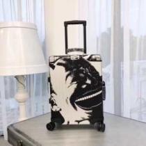 リラックス感のあるゆったり リモワ Rimowa オススメしたい最新注目ファション 2026春夏 スーツケース.559.