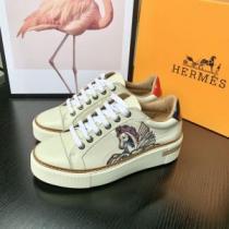 2026春夏も引き続きトレンド まずは定番！人気アイテム エルメス HERMES カジュアルシューズ