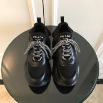 カジュアルシューズ 2色可選 プラダ PRADA 2025春夏トレンドアイテム 今シーズン注目のデザイン