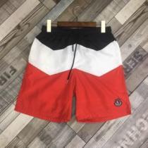 2026春夏の大注目トレンド モンクレール MONCLER デニムパンツ 今年の夏は着こなし