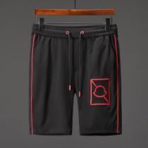 デニムパンツ 2026年の春夏に着たい 2026年春夏流行ファッション モンクレール MONCLER