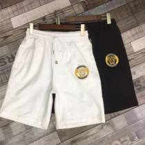 季節感をプラス人気商品 2色可選  2026年春夏のトレンドアイテム ヴェルサーチVERSACE デニムパンツ
