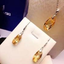 2026年春夏流行ファッション 大人の可愛さを引き立て スワロフスキー SWAROVSKI 2色可選 イヤリング.554.