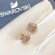 ピアス スワロフスキー SWAROVSKI 春夏シンプルファッションでOK！ 2026春夏の大注目トレンド.554.