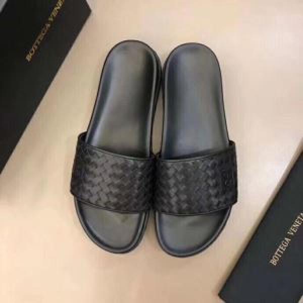 サンダル 気持ちいい真夏日にぴったり ボッテガ ブランド BOTTEGA VENETA 風通しのよい 【2026春夏】最新コレクション