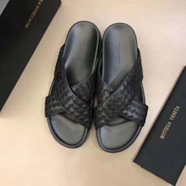 着回し力も抜群です！ ボッテガ ブランド BOTTEGA VENETA  《2026年》今、注目のストリート サンダル