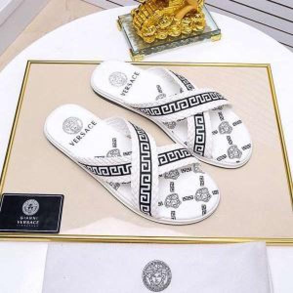 サンダル 2025夏色っぽさ  ヴェルサーチVERSACE おしゃれデザインも大人気 2色可選 夏の王道　適度な上品さ