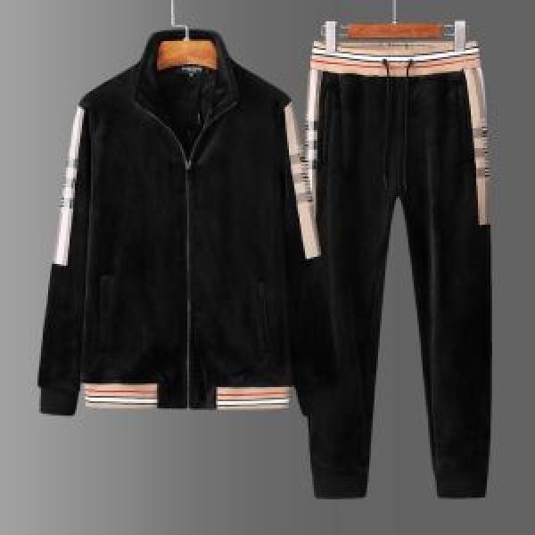バーバリー BURBERRY 定番のスタイル春夏限定 大人っぽいファション感 上下セット 2026春夏の大注目トレンド