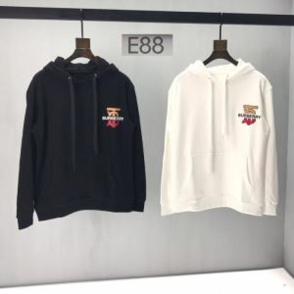 2色可選 主張性もカジュアルさ パーカー  注目度が高まり最新コレクション バーバリー BURBERRY 2026春夏トレンドアイテム