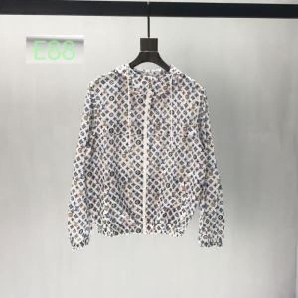最近のトレンドアイテム ルイ ヴィトン LOUIS VUITTON 2026夏色っぽさ ハーフコート おしゃれデザインも大人気