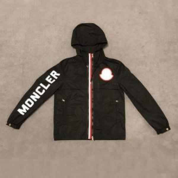 フード付きコート ぐっと鮮度がアップ モンクレール さわやか夏スタイル新品 MONCLER 2026年春夏シーズンの人気