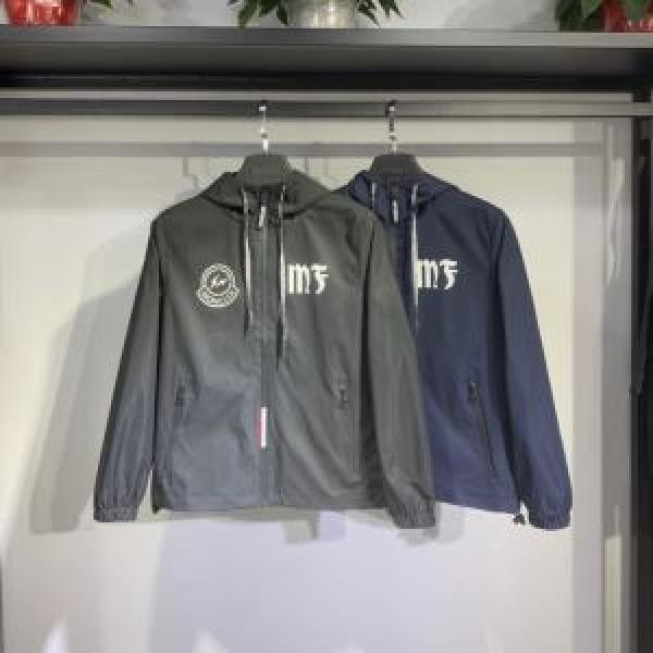 モンクレール MONCLER シンプルながら切れ味のいい  2色可選 フード付きコート2026年春夏シーズンの人気